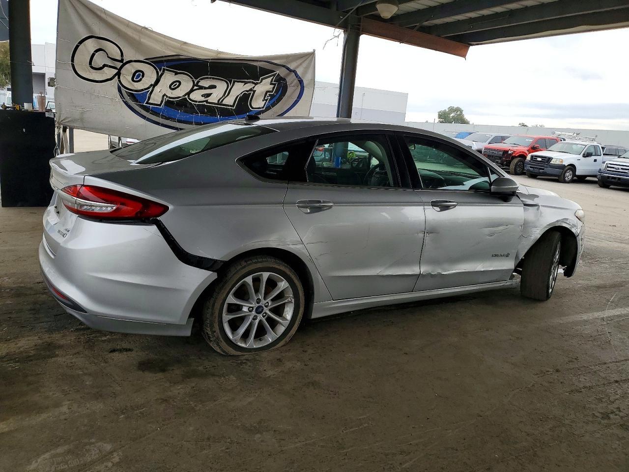 2017 Ford Fusion Se Hybrid - Фото 3