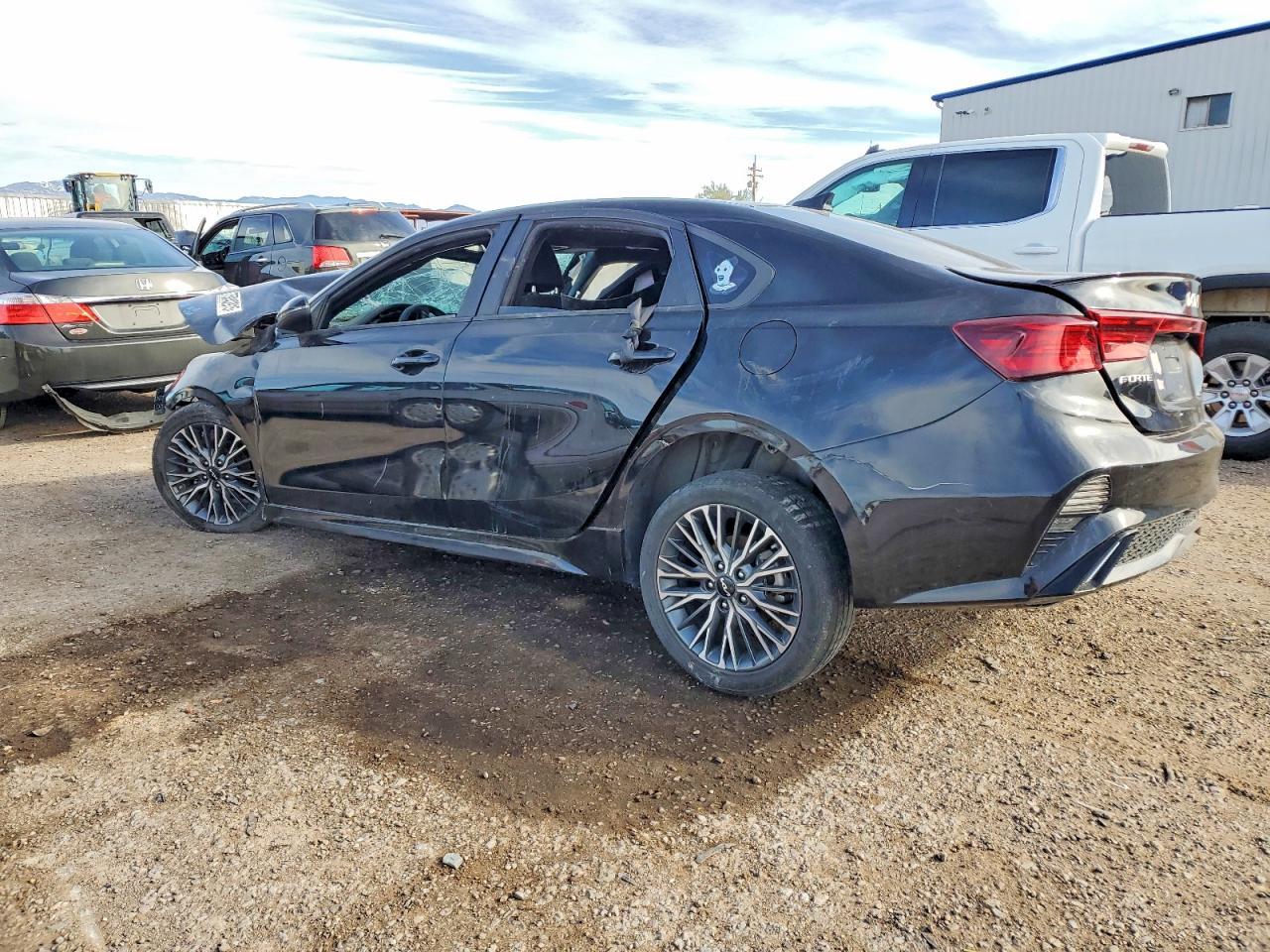2022 Kia Forte Gt Line - Фото 2