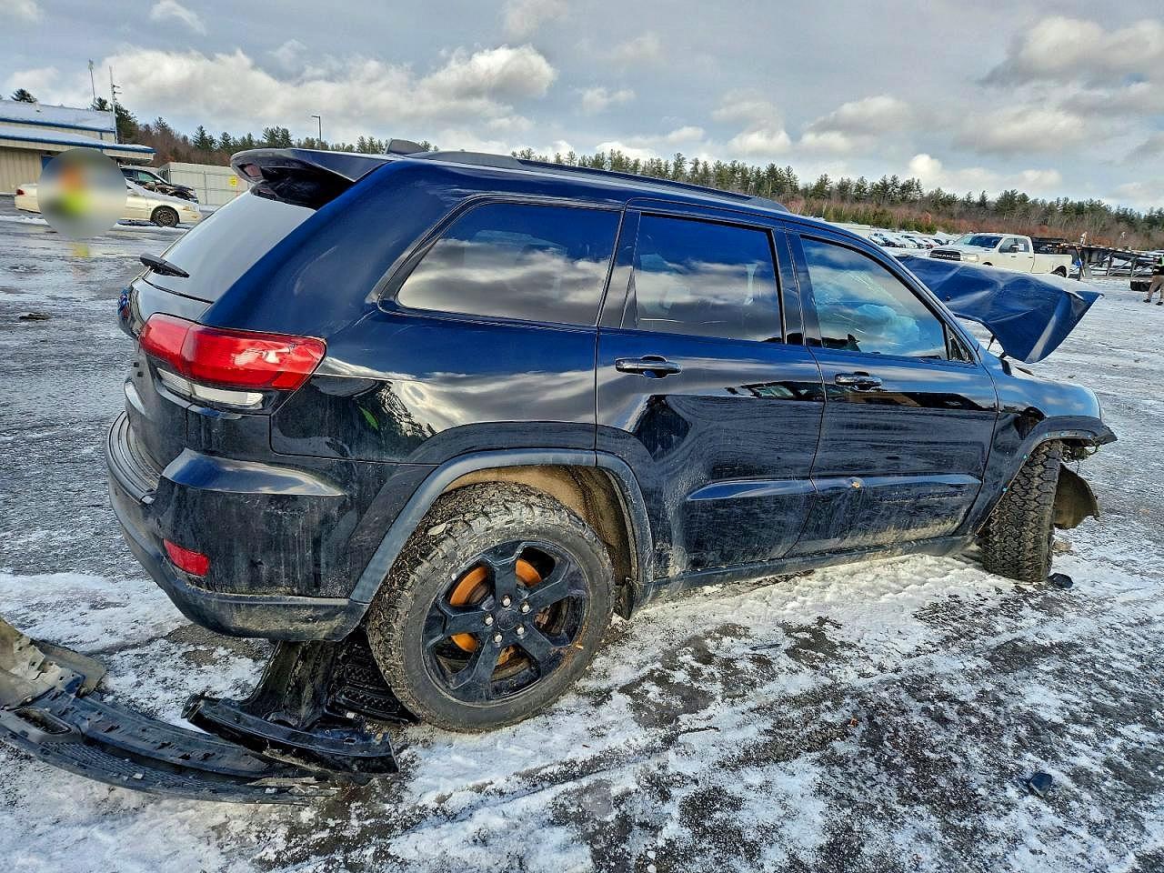 2019 Jeep Grand Cherokee Laredo - Image 3