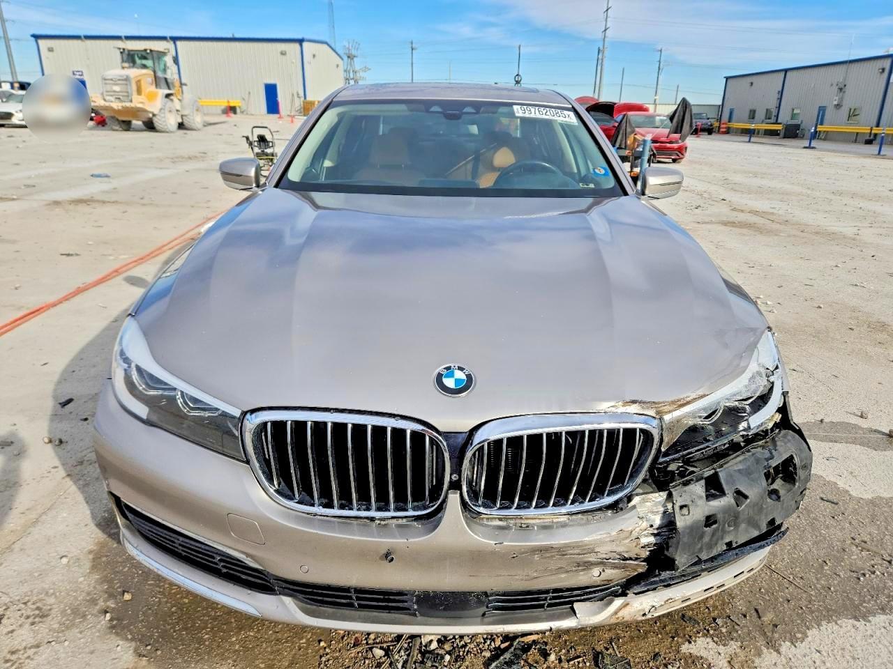 2016 BMW 740 I - Фото 5