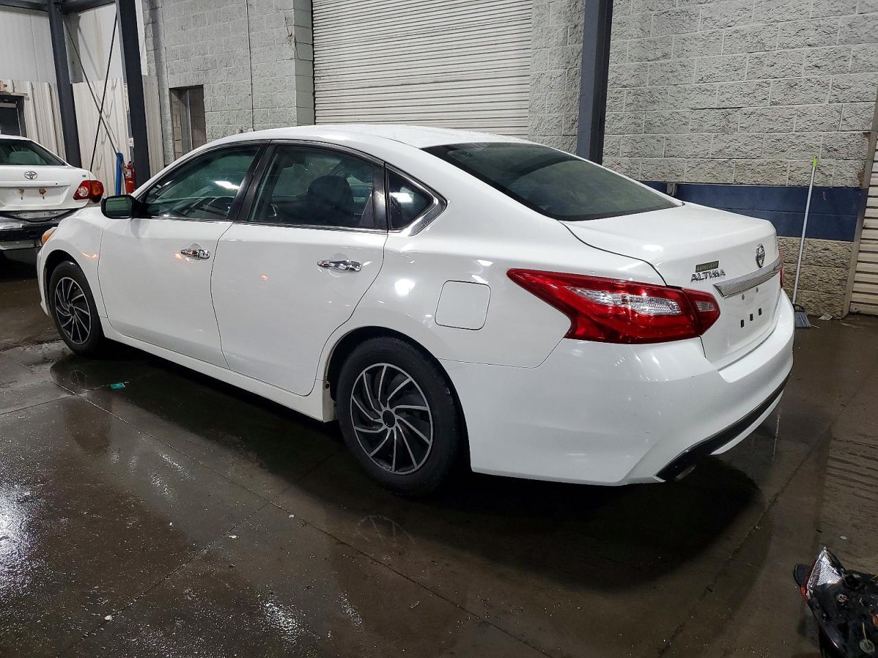 2016 Nissan Altima 2.5 - Фото 2