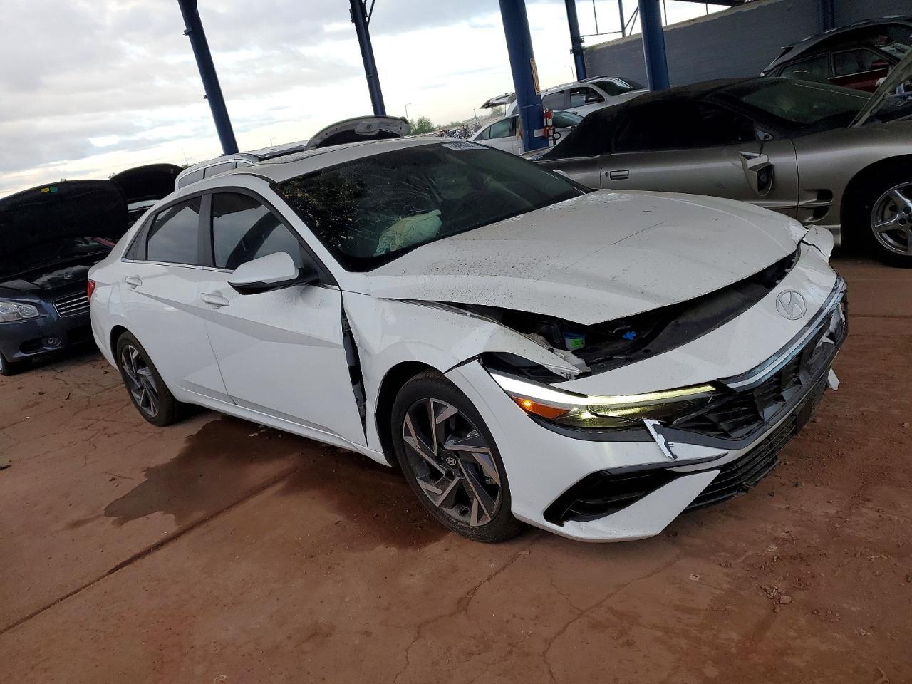 2025 Hyundai Elantra Limited - Фото 4