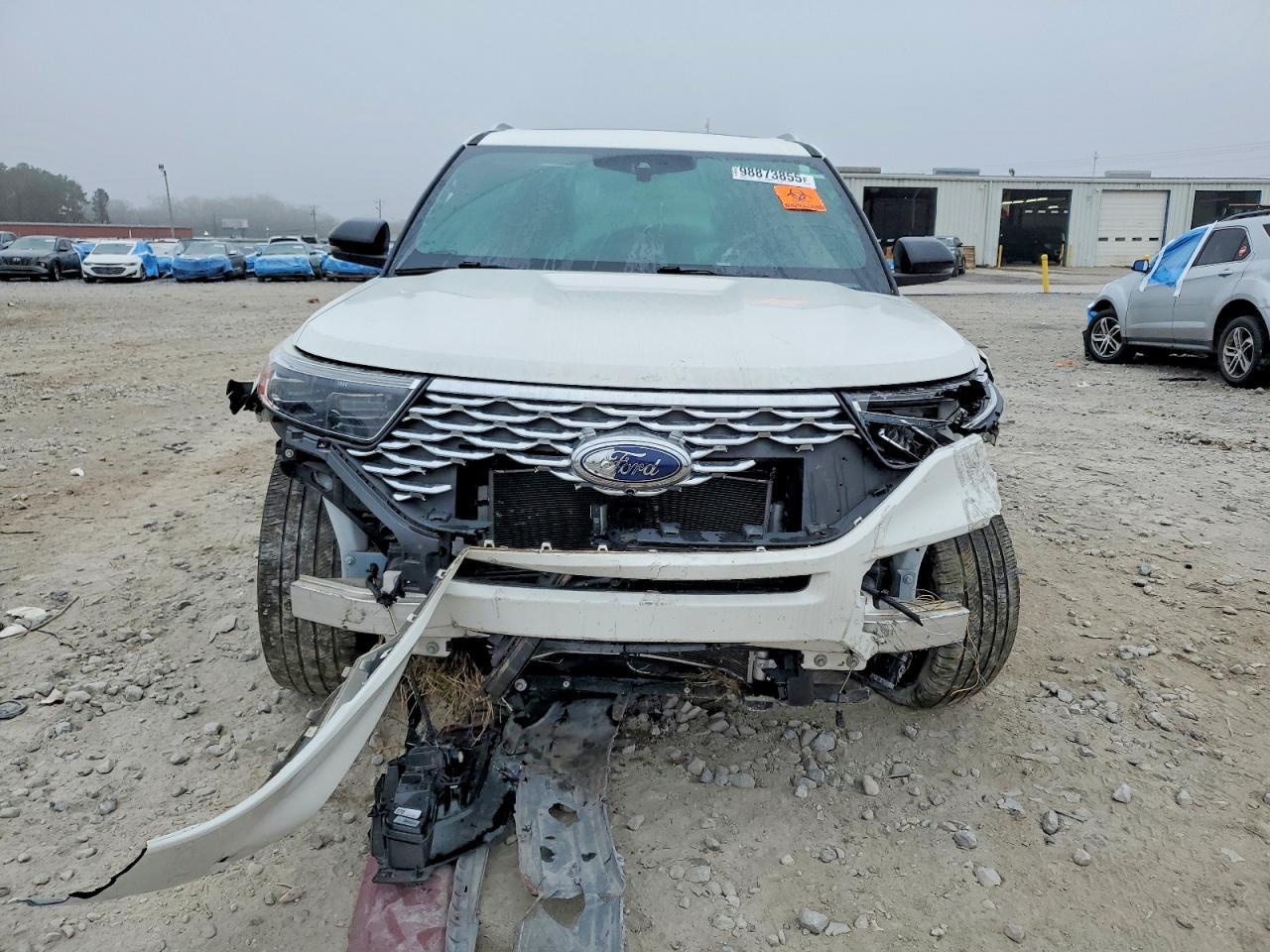 2022 Ford Explorer Platinum - Image 5