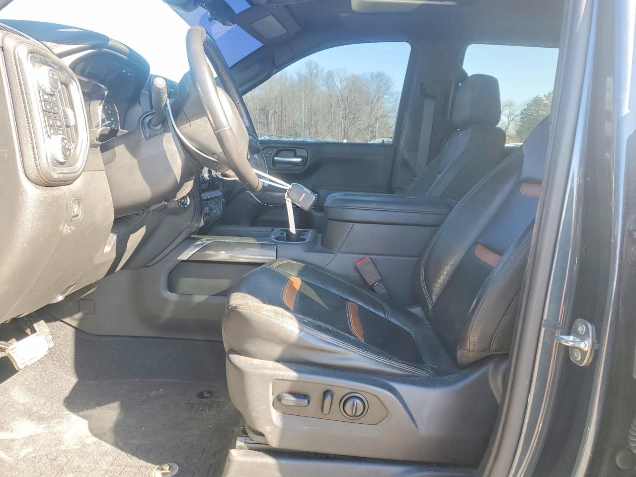 2020 GMC Sierra K1500 At4 - Фото 7