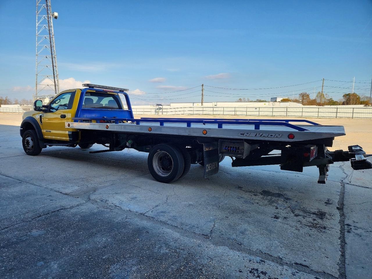 2019 Ford F550 Rollback Truck - Фото 2