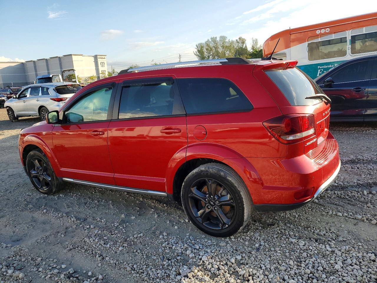 2018 Dodge Journey Crossroad - Фото 2