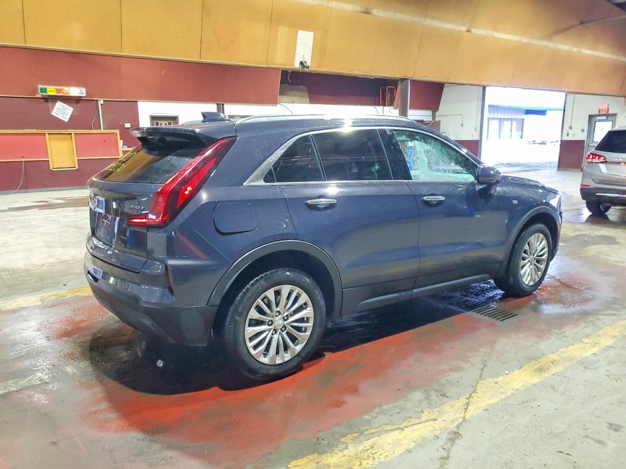 2024 Cadillac Xt4 Luxury - Image 3