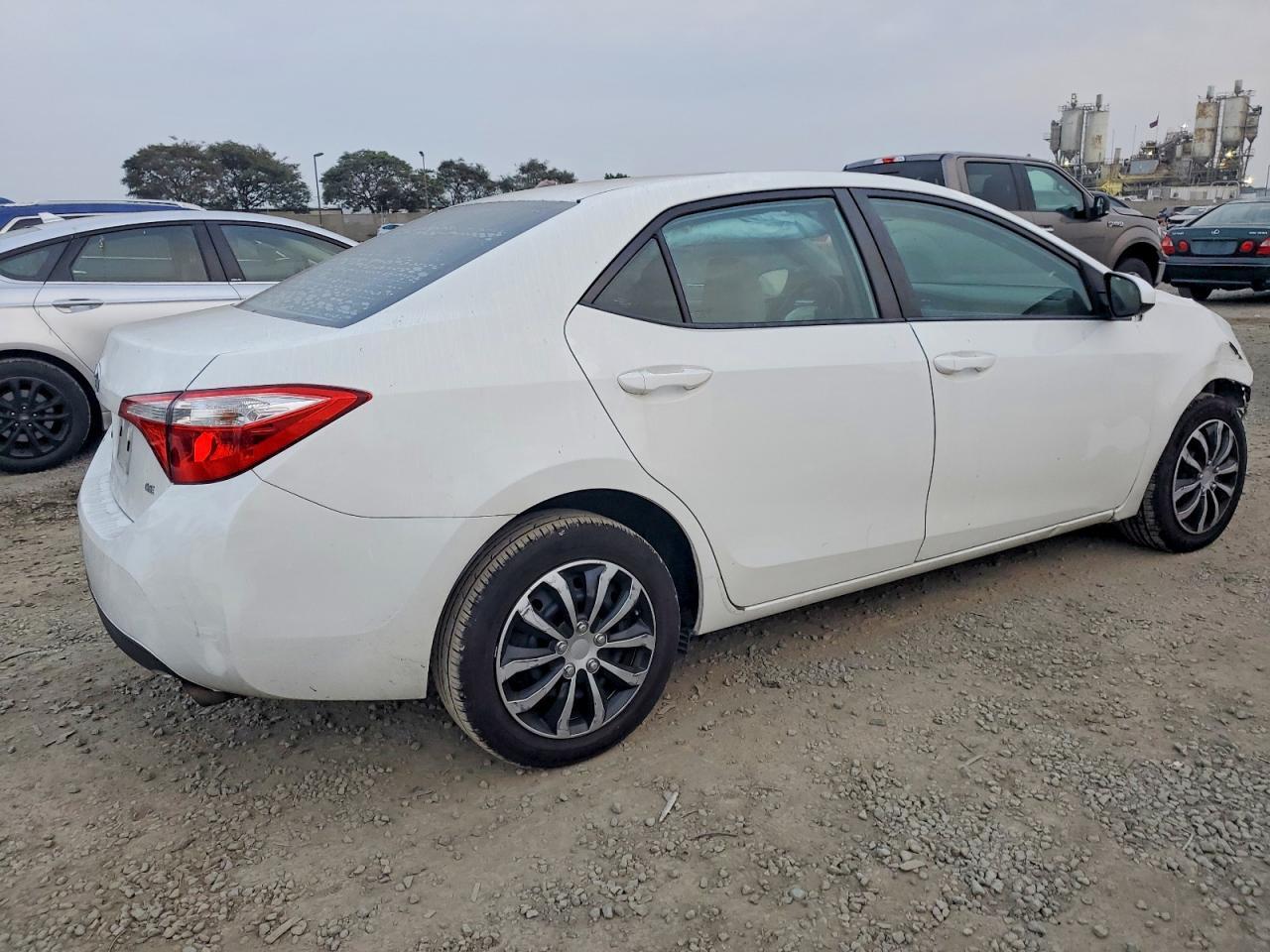2015 Toyota Corolla L - Фото 3