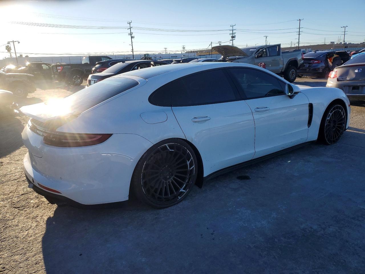 2020 Porsche Panamera Base - Фото 3