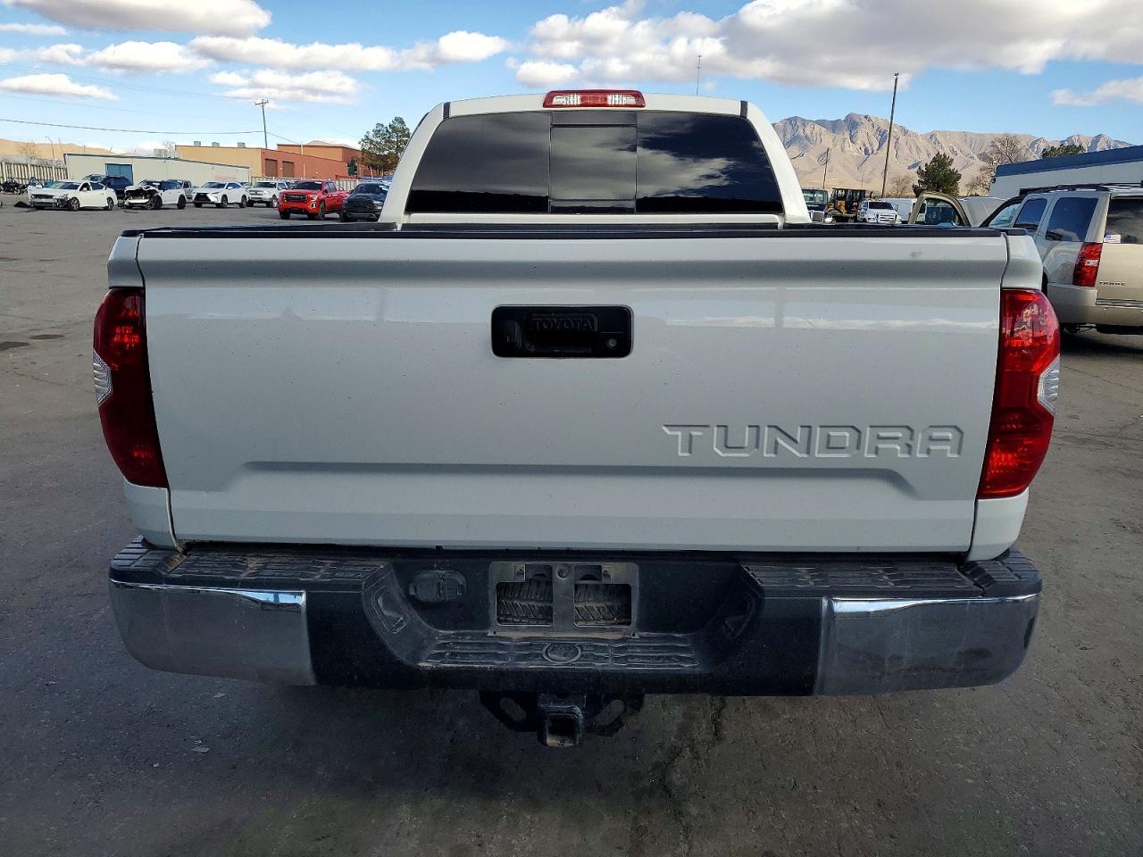 2017 Toyota Tundra Sr5 - Image 6