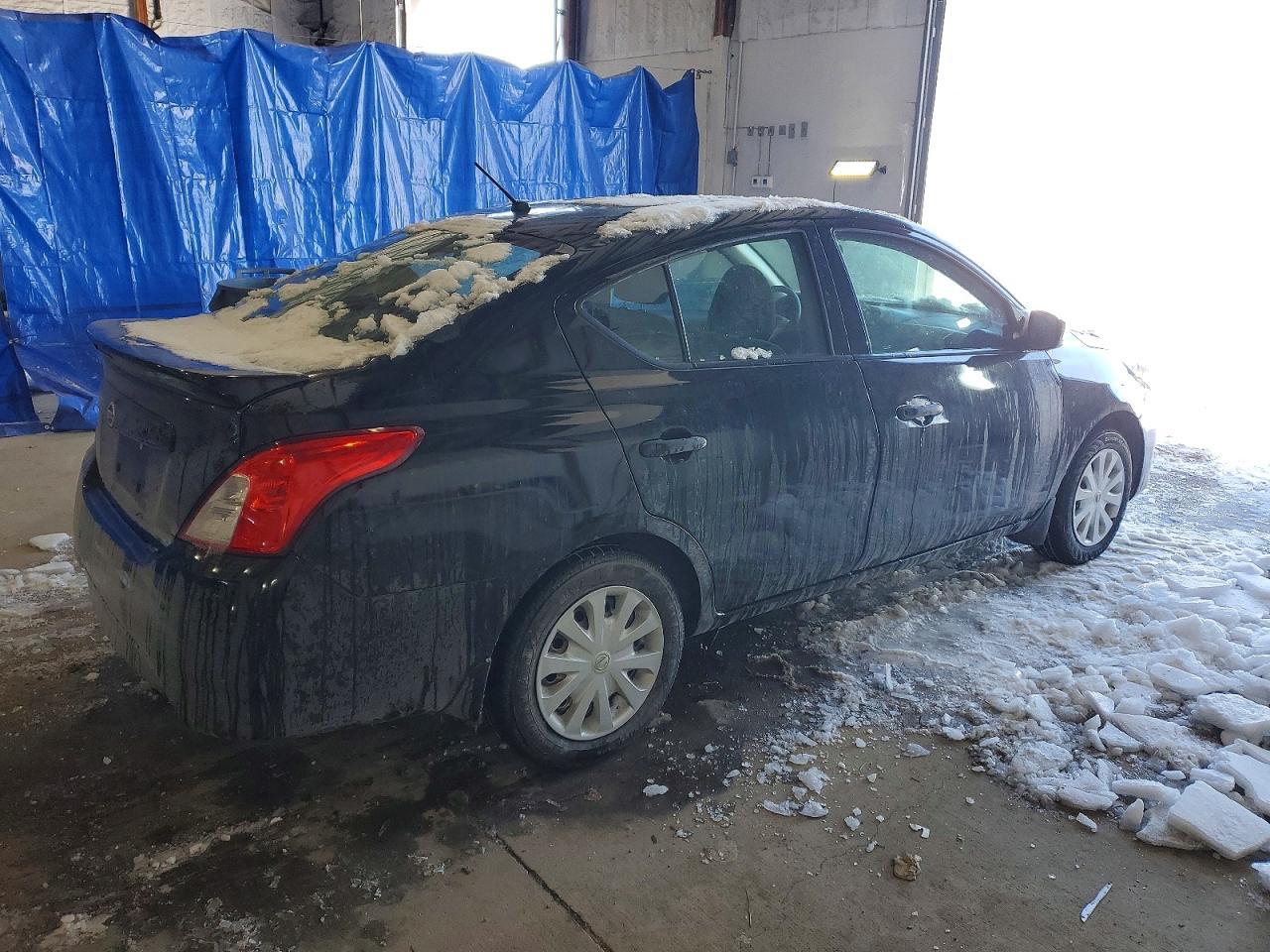 2019 Nissan Versa S - Фото 3