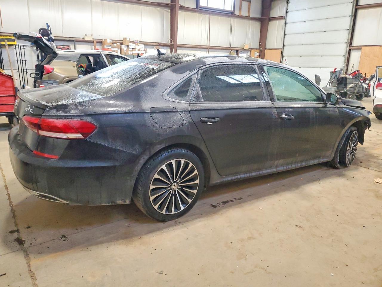 2022 Volkswagen Passat Limited Edition - Фото 3
