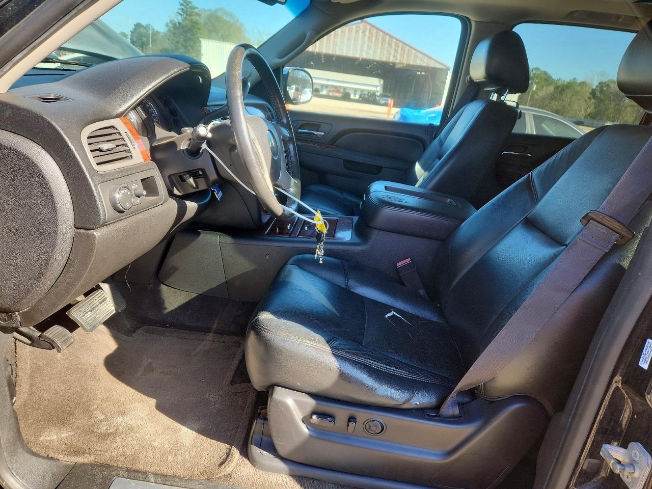 2013 Chevrolet Suburban C1500 Ltz - Image 7