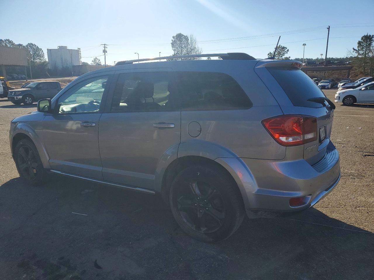 2020 Dodge Journey Crossroad - Фото 2