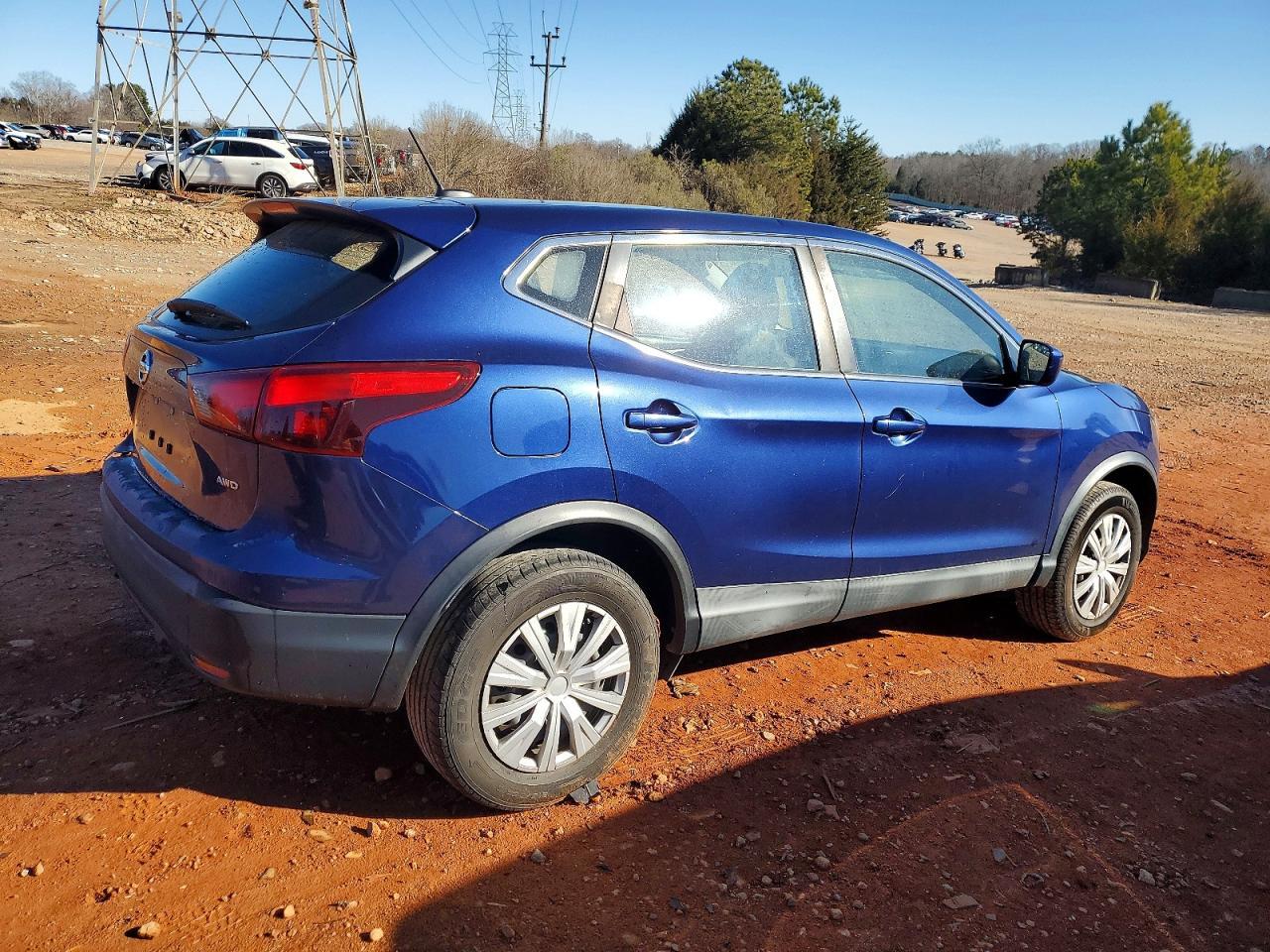 2019 Nissan Rogue Sport S - Image 3