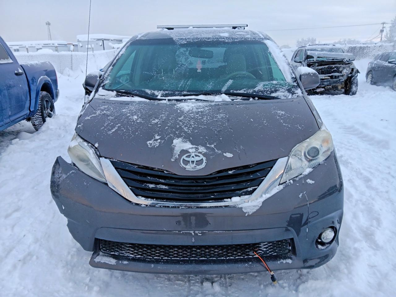 2011 Toyota Sienna Le - Фото 5