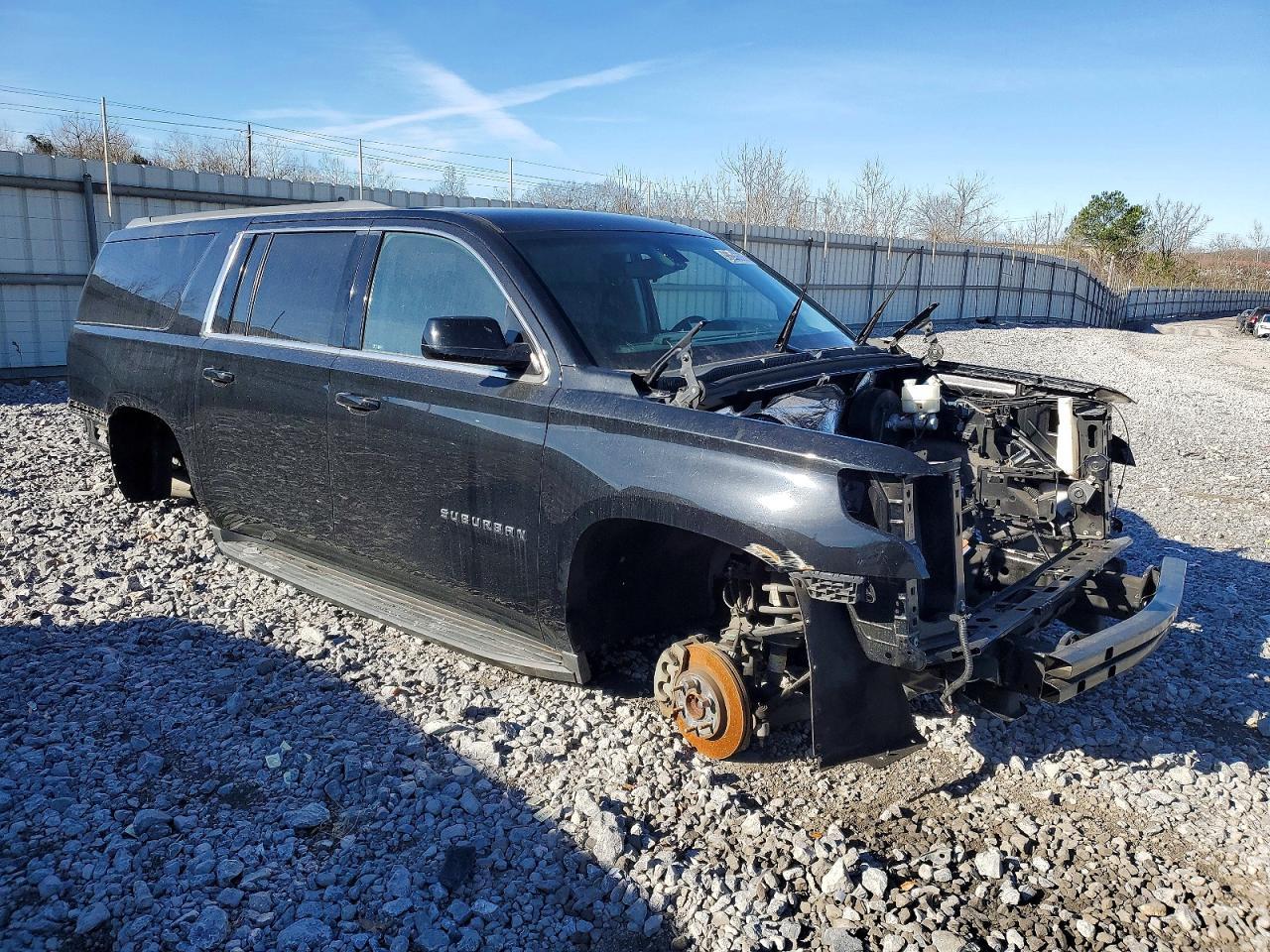 2017 Chevrolet Suburban C1500 Ls - Image 4