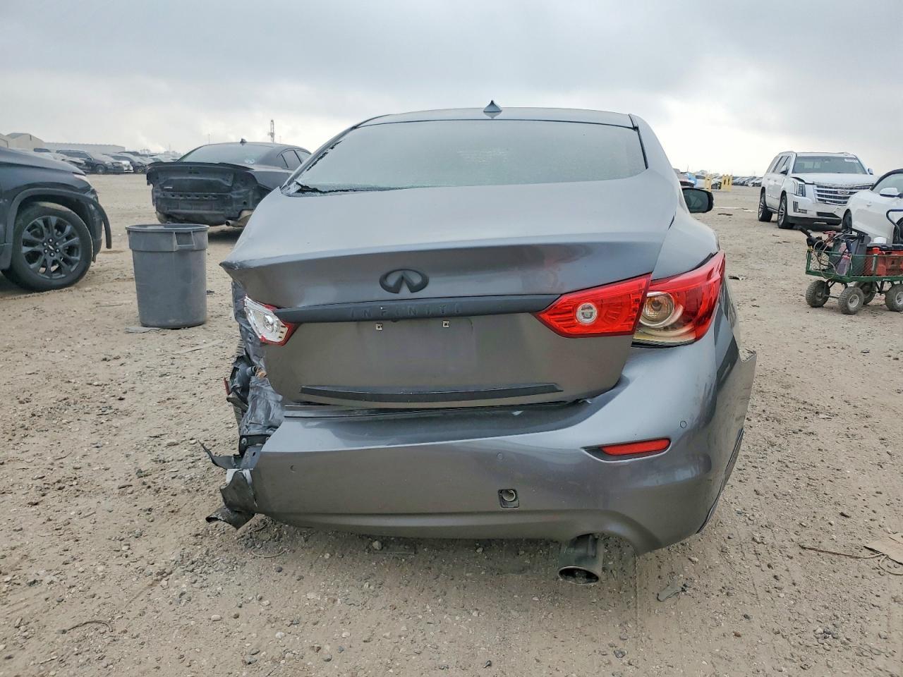 2017 Infiniti Q50 3.0T Premium - Фото 6
