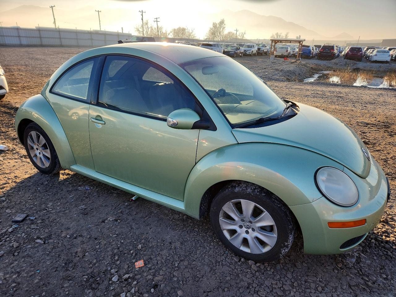2009 Volkswagen New Beetle S - Фото 4