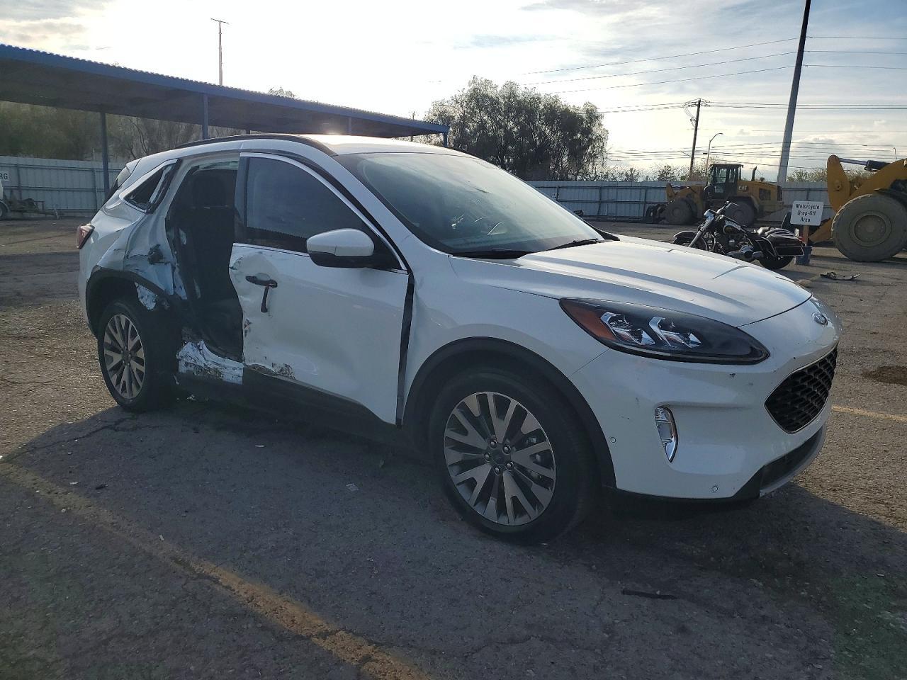 2020 Ford Escape Titanium - Фото 4