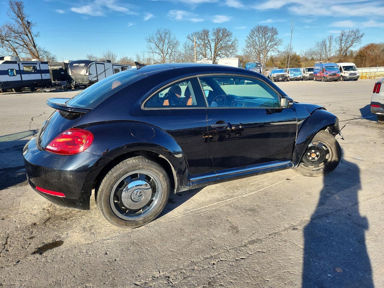 2016 Volkswagen Beetle 1.8T - Фото 3