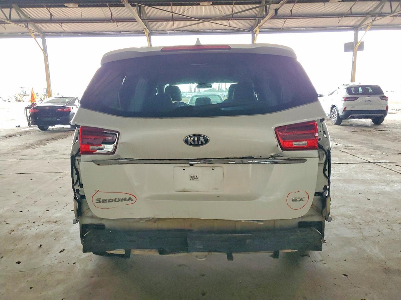 2020 Kia Sedona Lx - Image 6