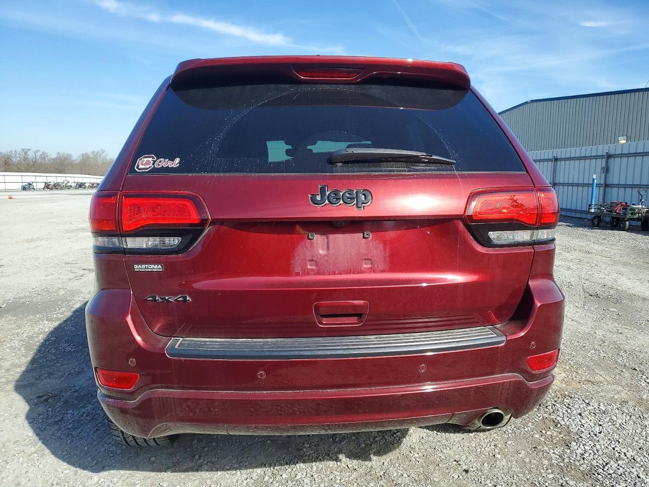 2022 Jeep Grand Cherokee Laredo E - Image 6