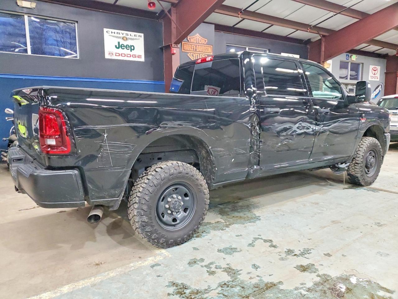2025 Ram 2500 Tradesman - Фото 3