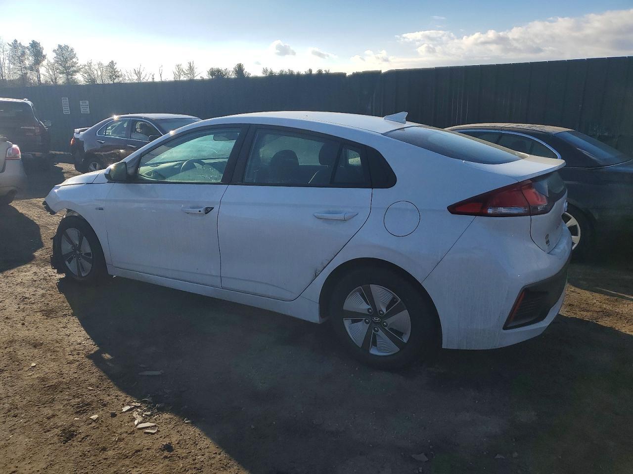 2020 Hyundai Ioniq Hybrid - Фото 2
