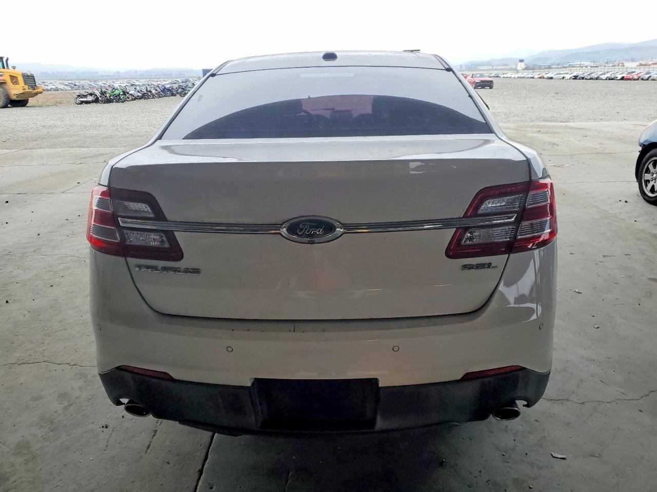 2015 Ford Taurus Sel - Фото 6