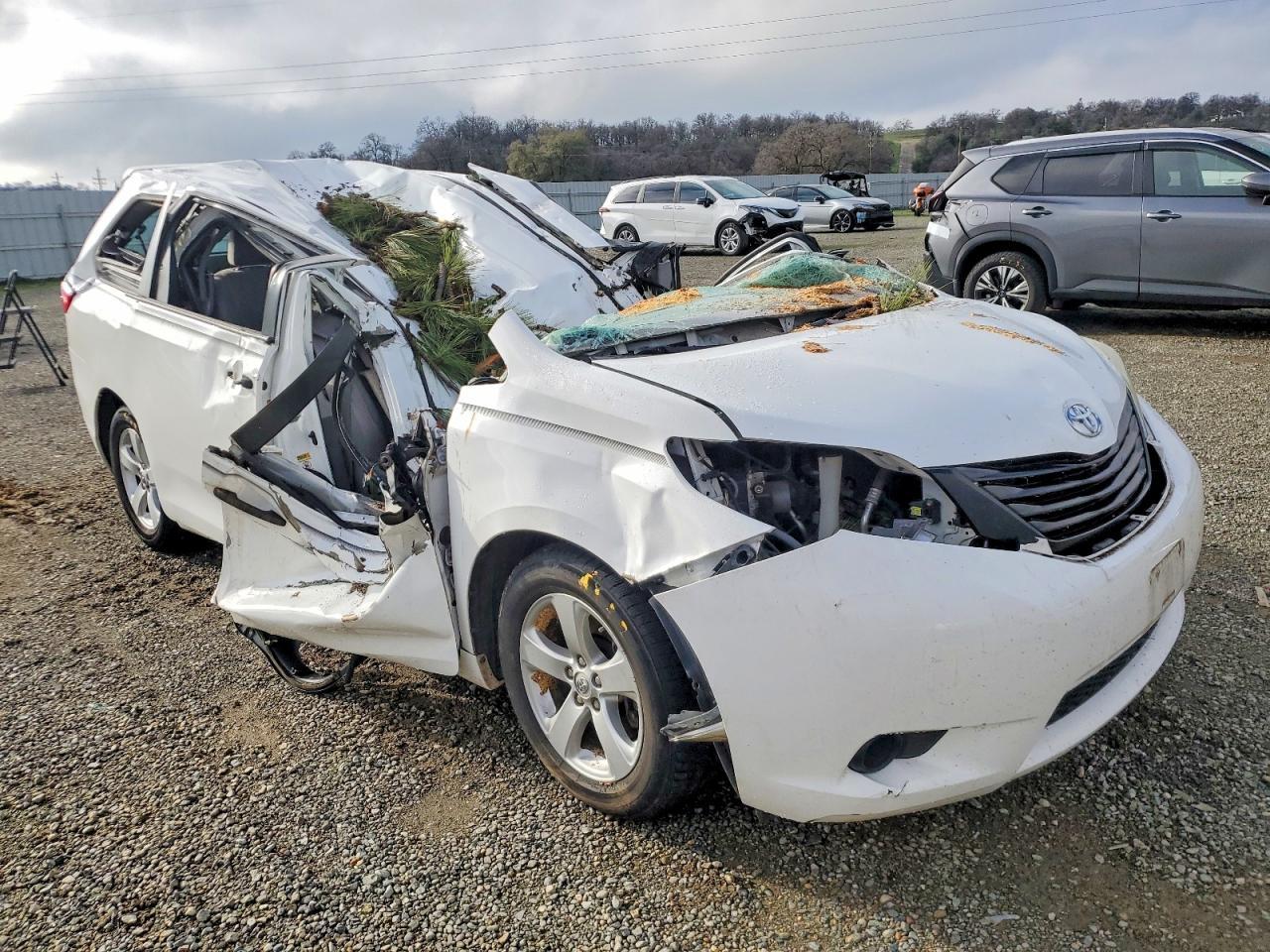 2015 Toyota Sienna - Фото 4