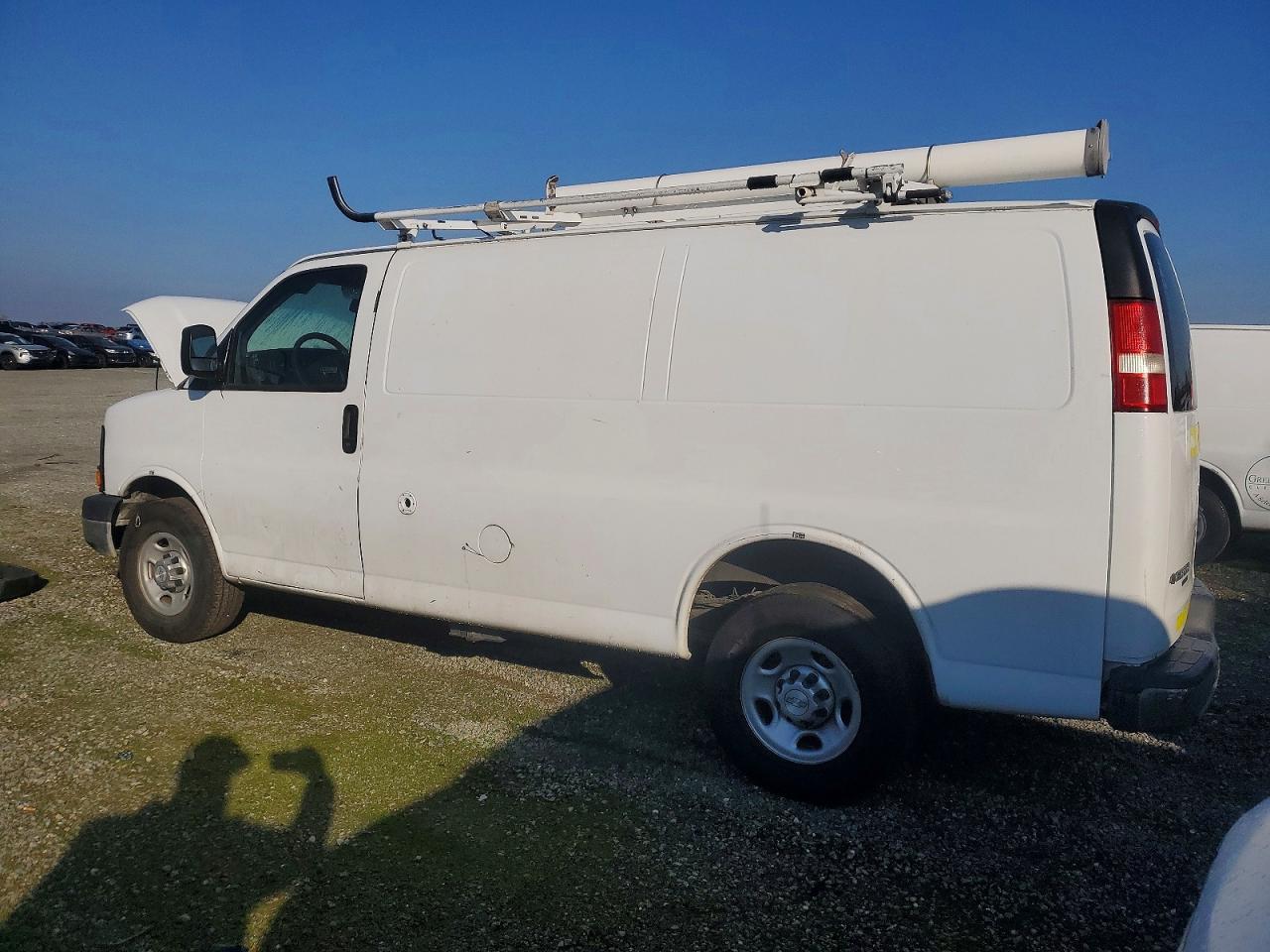 2014 Chevrolet Express G2500 - Image 2