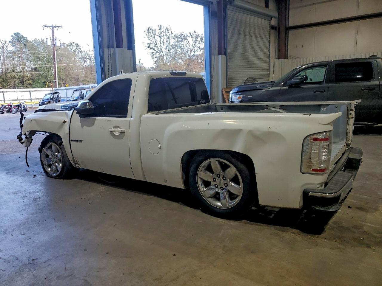 2008 Chevrolet Silverado C1500 - Фото 2