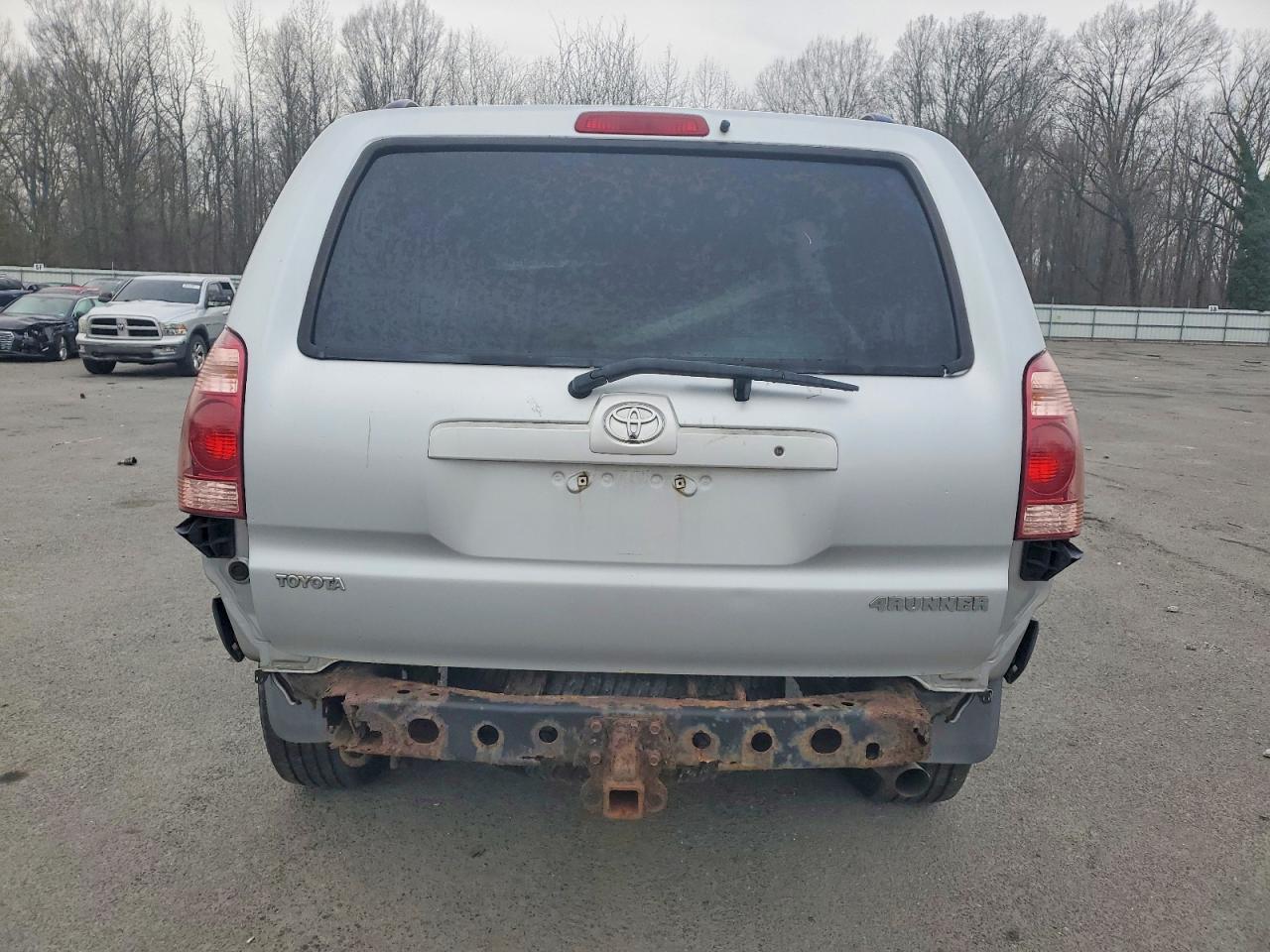 2004 Toyota 4Runner Sr5 - Image 6