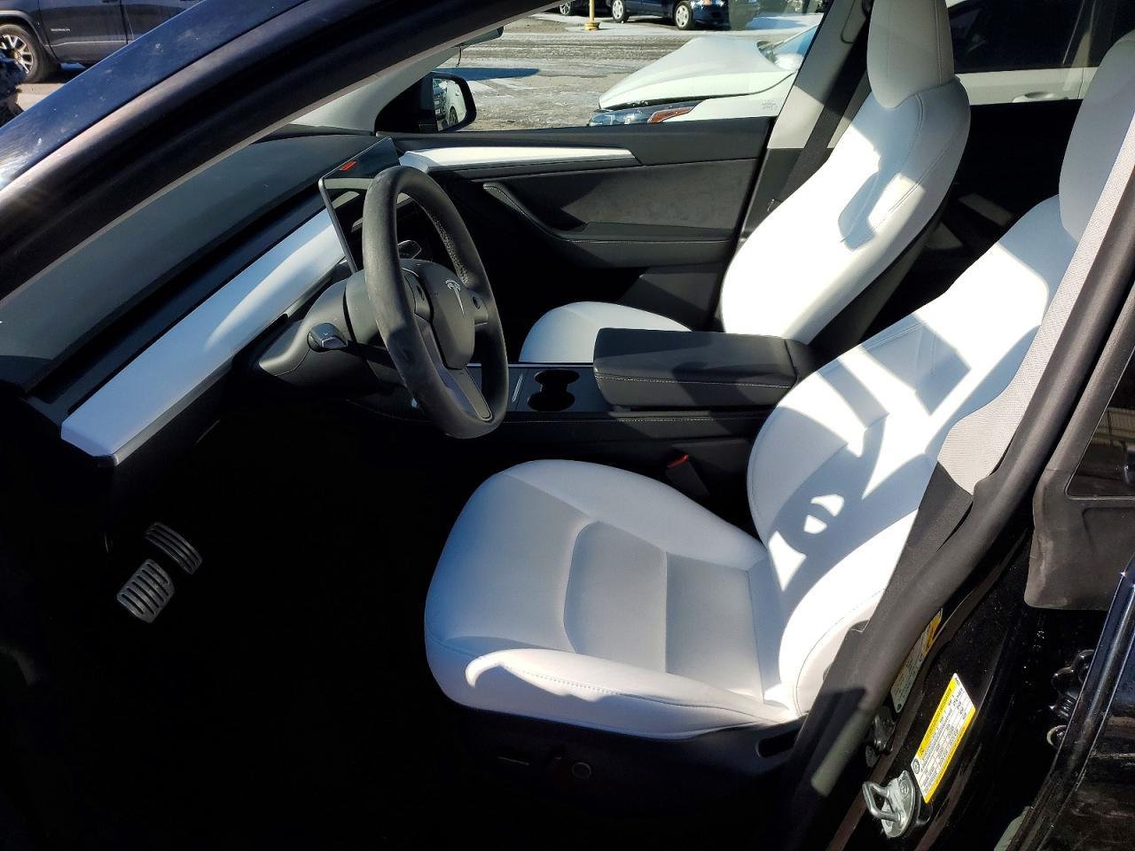 2024 Tesla Y - Image 7