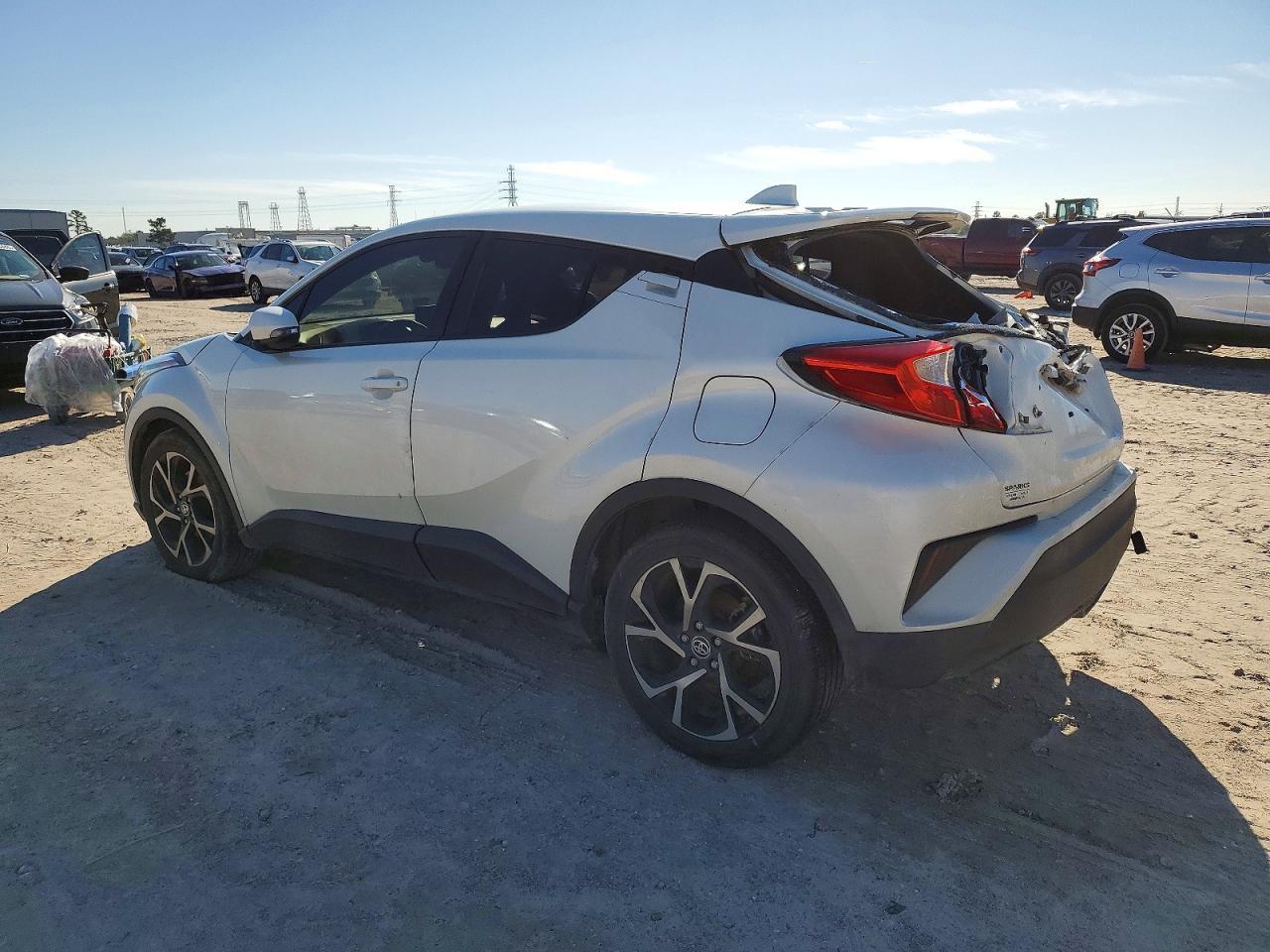 2021 Toyota C-Hr Xle - Image 2