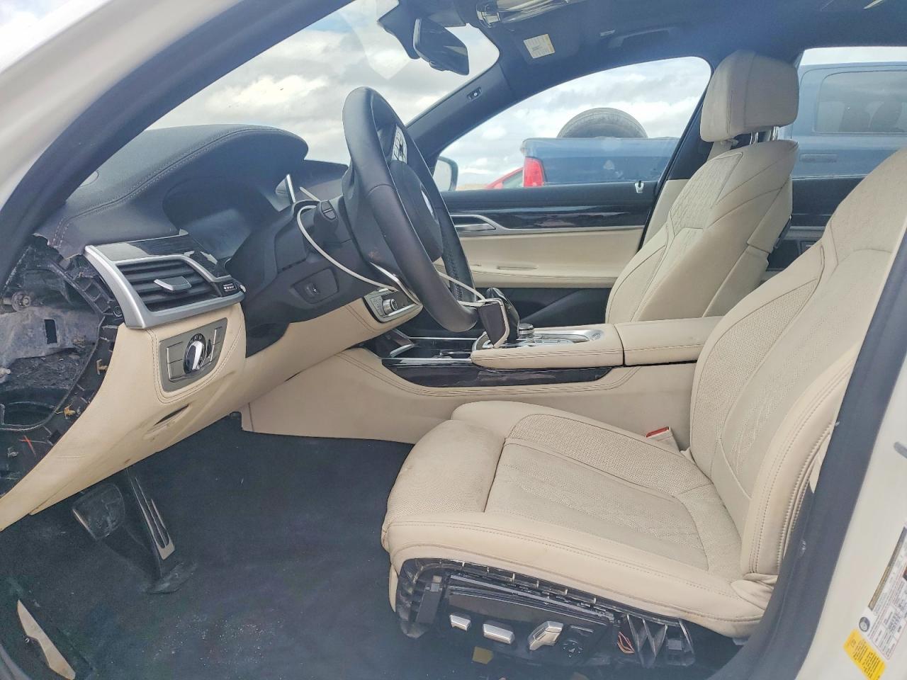 2021 BMW 740 I - Фото 7