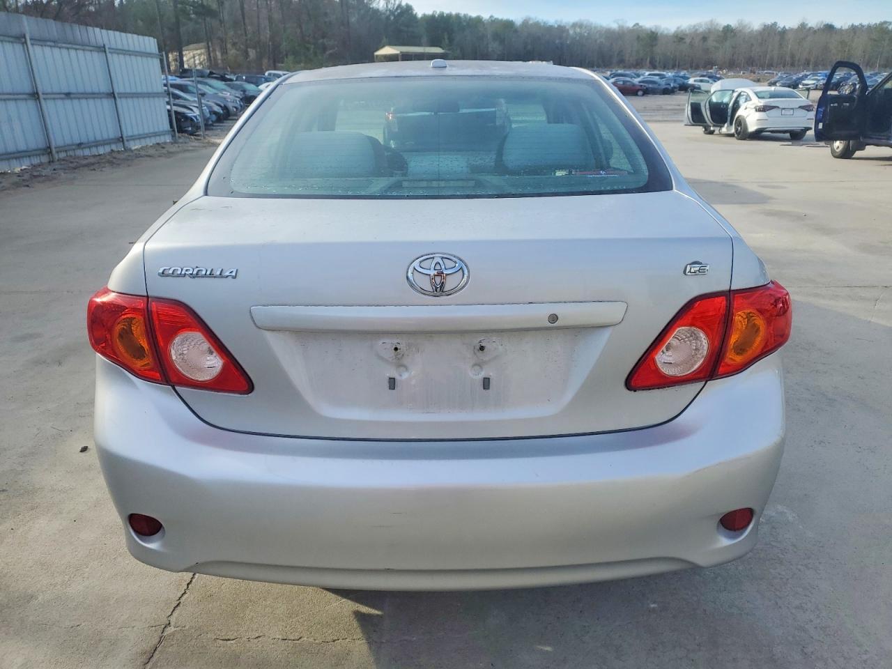 2010 Toyota Corolla Base - Фото 6