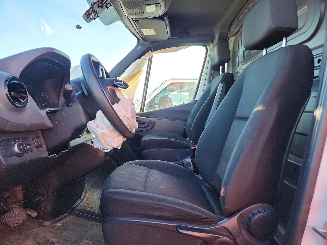 2021 Mercedes Benz Sprinter 1500 Utility / Service Van - Фото 7