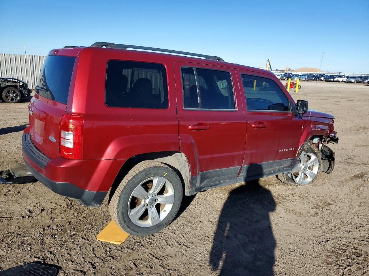 2012 Jeep Patriot Latitude - Фото 3