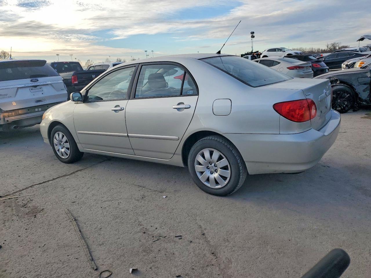 2004 Toyota Corolla Ce - Image 2