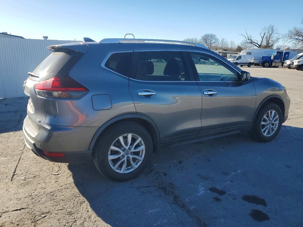 2020 Niss Rogue Sv - Фото 3