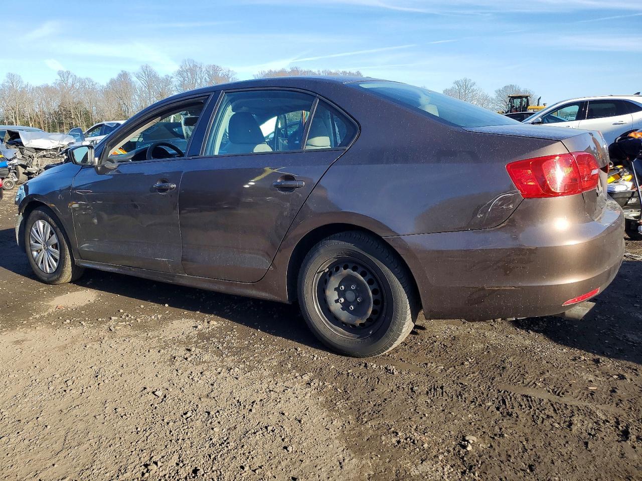 2014 Volkswagen Jetta Base - Image 2