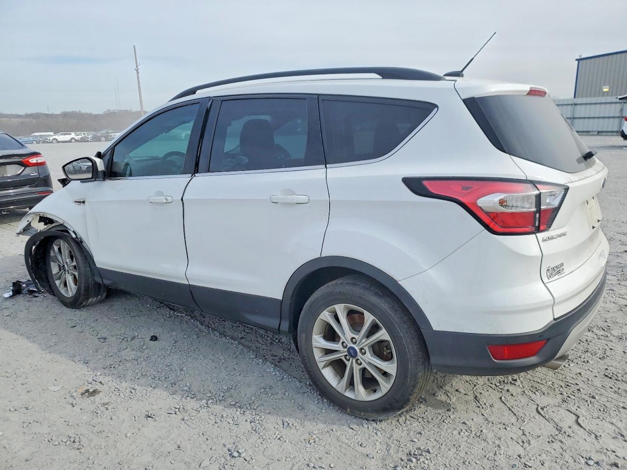 2017 Ford Escape Se - Фото 2
