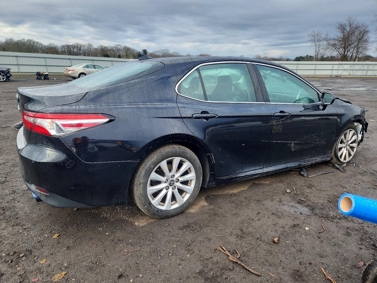 2020 Toyota Camry Le - Image 3