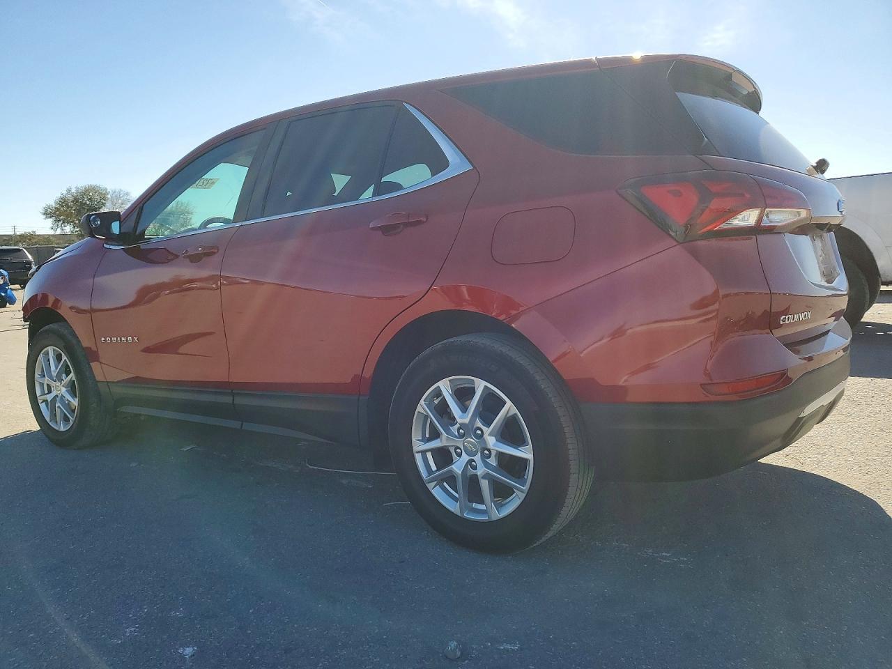 2022 Chevrolet Equinox Lt - Image 2