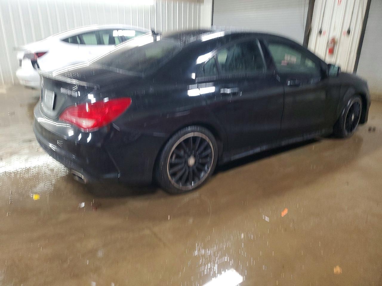 2016 Mercedes-Benz Cla 250 4Matic - Image 3