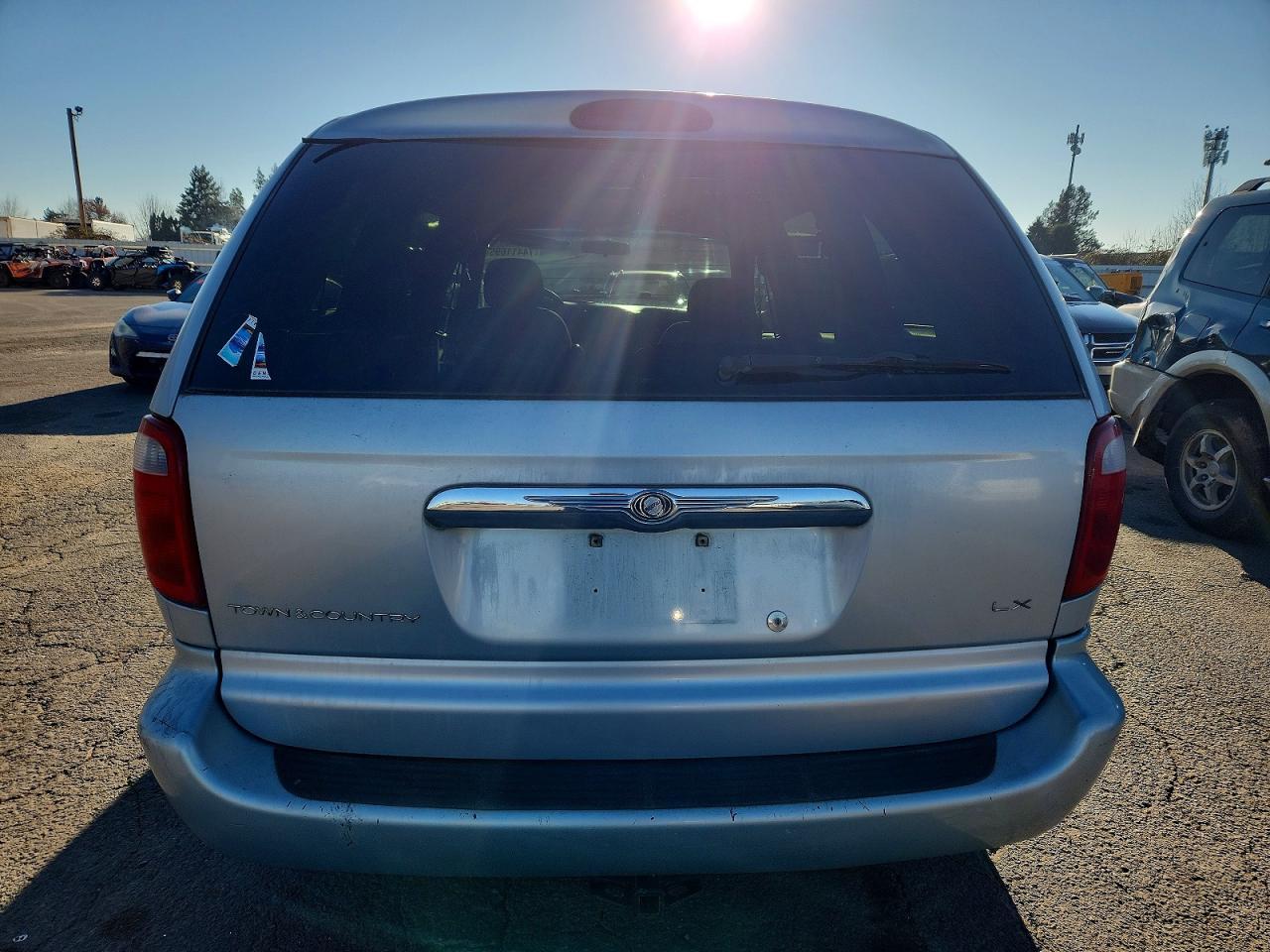 2001 Chrysler Town & Country Lx - Image 6