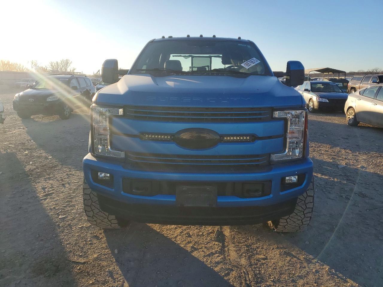 2017 Ford F250 Super Duty - Image 5