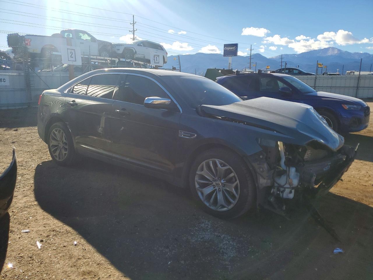 2015 Ford Taurus Limited - Image 4